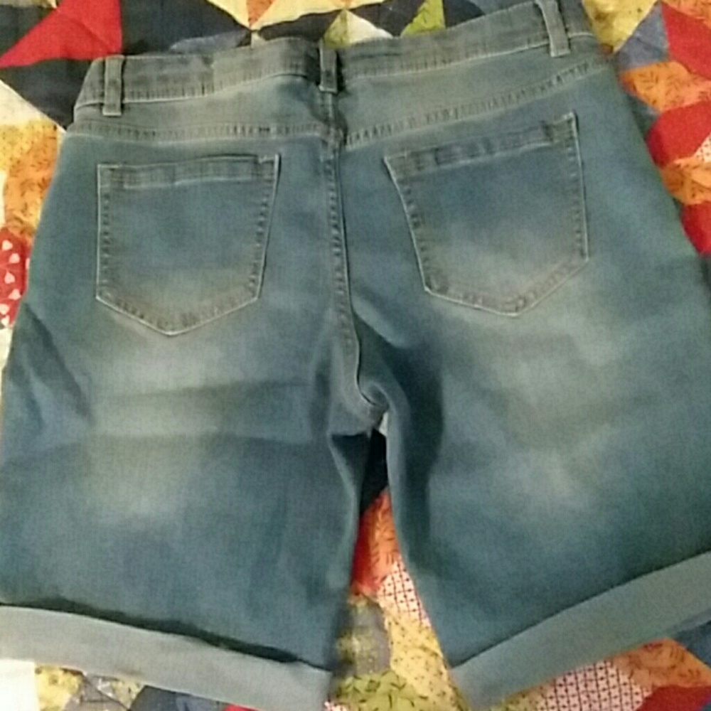 Shorts - Picture 2 of 2